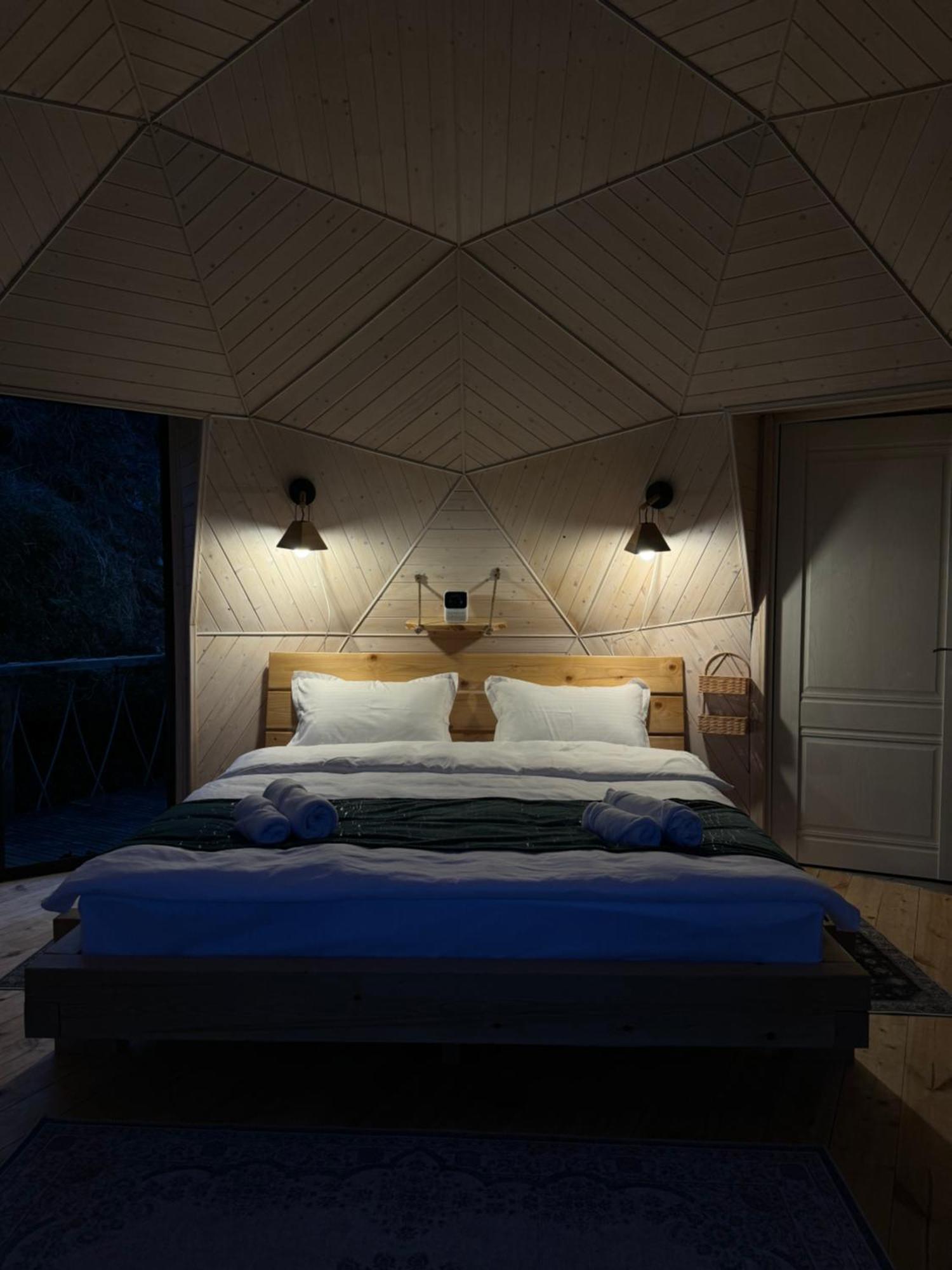 Glamping Emerald Kazbegi Exteriör bild