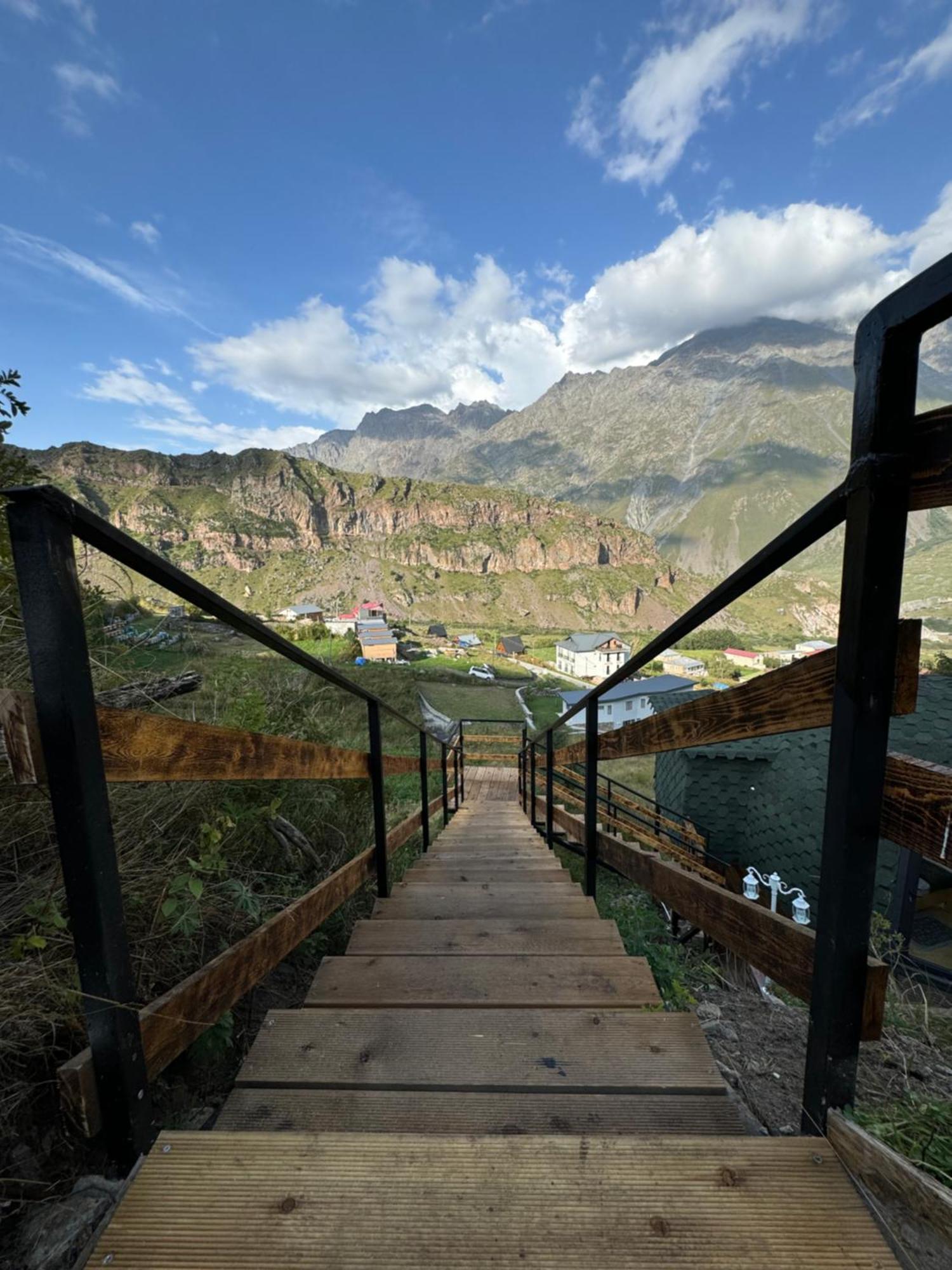 Glamping Emerald Kazbegi Exteriör bild