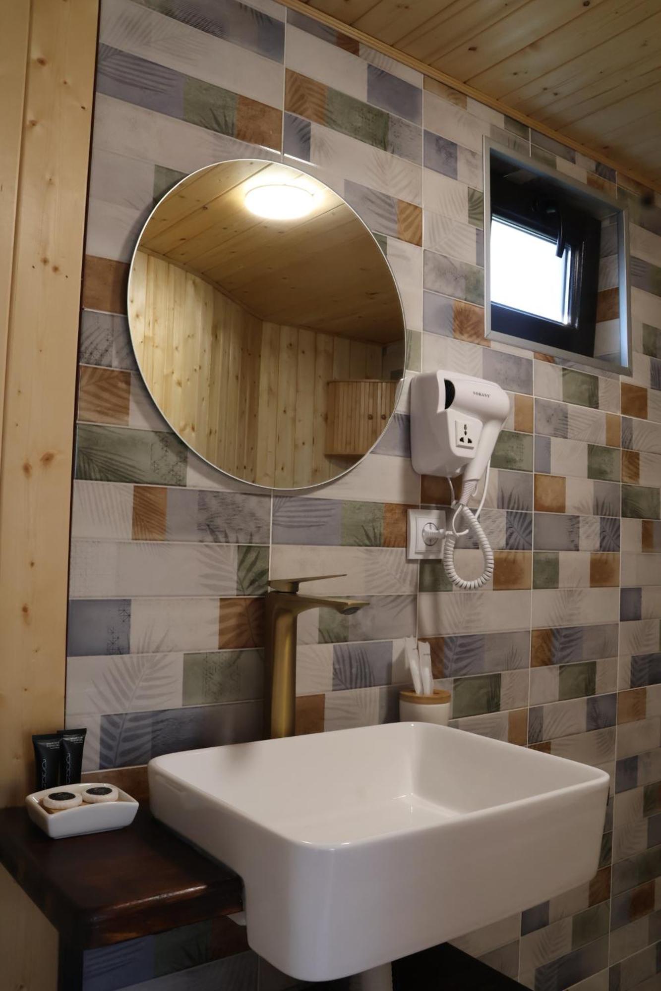 Glamping Emerald Kazbegi Exteriör bild